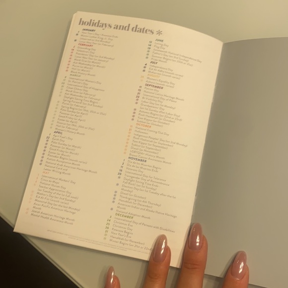 Erin Condren Calendar Booklet - Picture 4 of 5